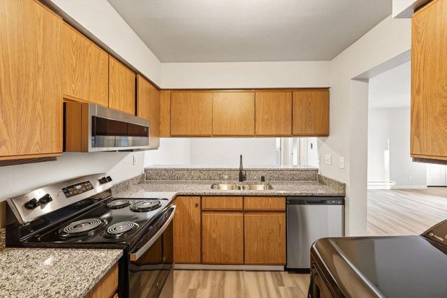 1507 Whispering Pines Way, Fitchburg, WI 53713