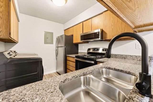 1507 Whispering Pines Way, Fitchburg, WI 53713