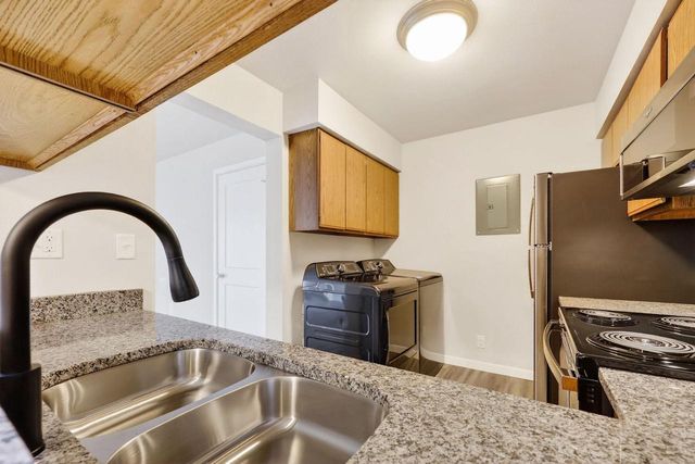 1507 Whispering Pines Way, Fitchburg, WI 53713