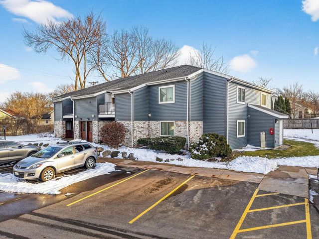 1507 Whispering Pines Way, Fitchburg, WI 53713