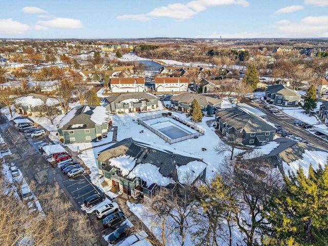 1507 Whispering Pines Way, Fitchburg, WI 53713