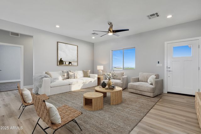 138 W Skylark Road, Pinetop, AZ 85935