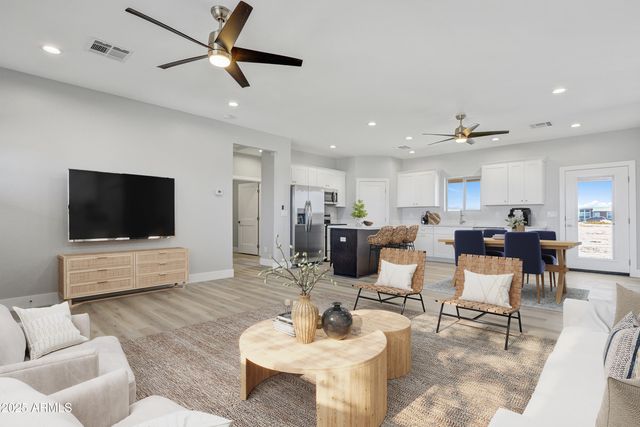 138 W Skylark Road, Pinetop, AZ 85935