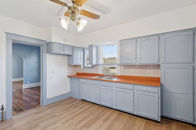 434 16th Avenue, Rockford, IL 61104