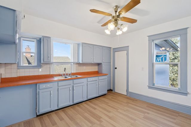 434 16th Avenue, Rockford, IL 61104