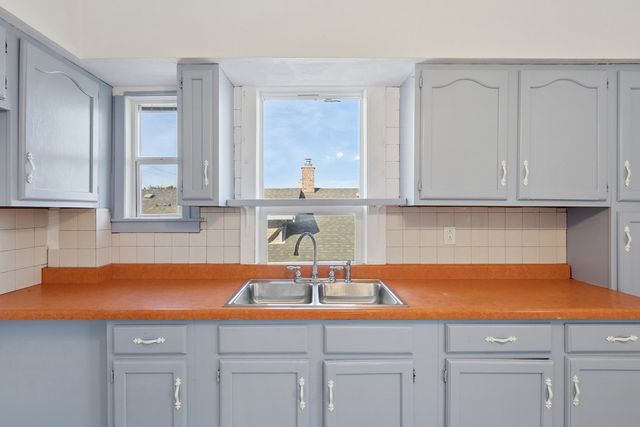 434 16th Avenue, Rockford, IL 61104