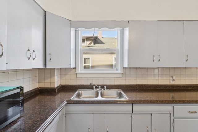 434 16th Avenue, Rockford, IL 61104