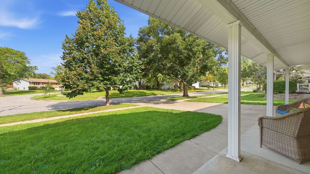 1363 E Kenilworth Avenue, Palatine, IL 60074 — photo 2