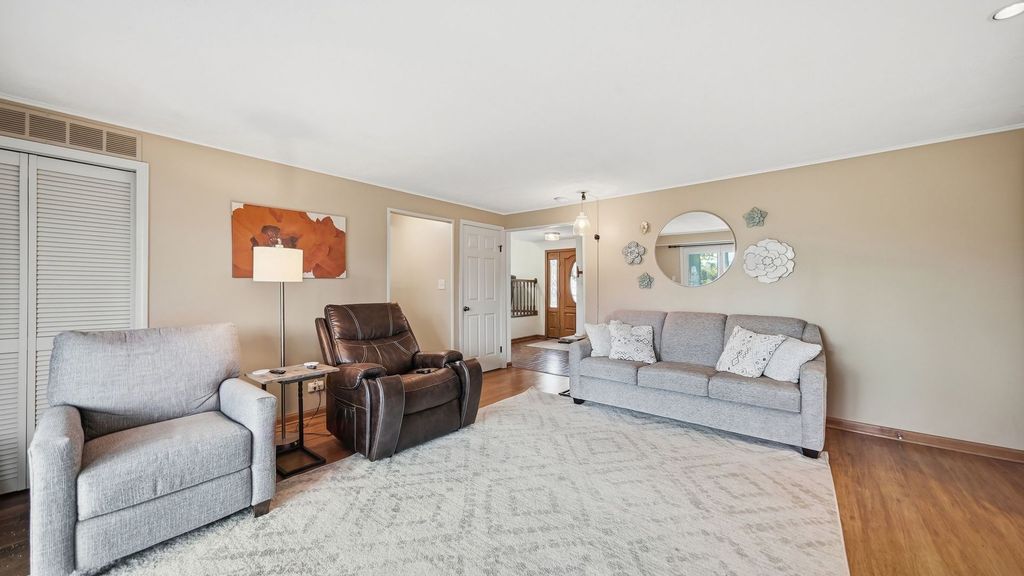 1363 E Kenilworth Avenue, Palatine, IL 60074 — photo 5