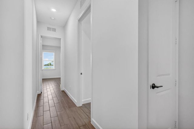 799 Hookline Circle, Loxahatchee, FL 33470