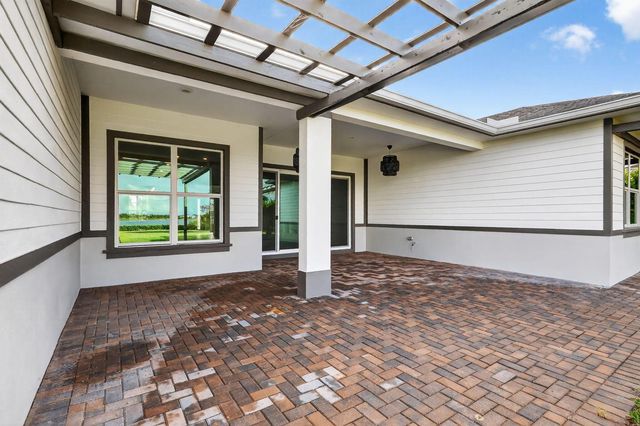 799 Hookline Circle, Loxahatchee, FL 33470