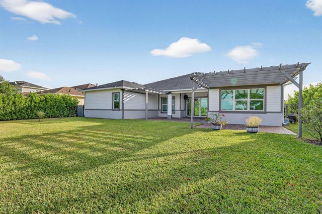 799 Hookline Circle, Loxahatchee, FL 33470