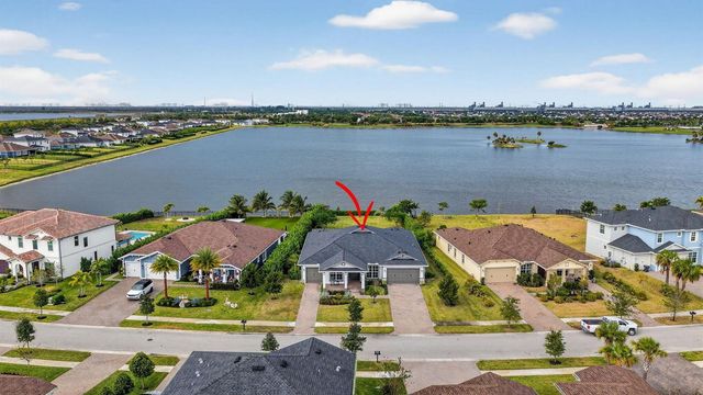 799 Hookline Circle, Loxahatchee, FL 33470