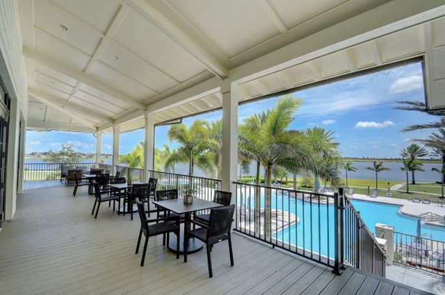 799 Hookline Circle, Loxahatchee, FL 33470