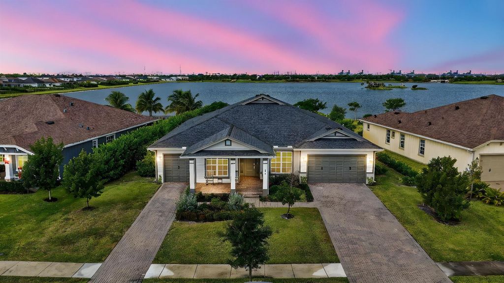 799 Hookline Circle, Loxahatchee, FL 33470