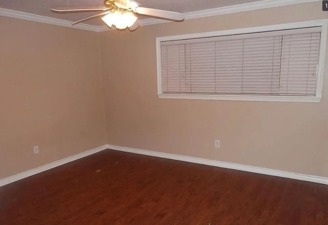 201 Brookside Drive W, Bryan, TX 77801