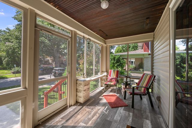 2221 RIPLEY Street, Davenport, IA 52803