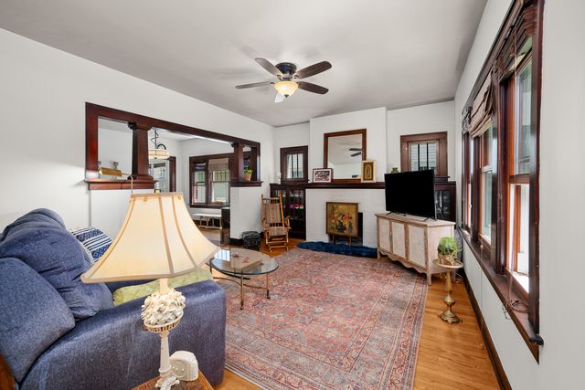 2221 RIPLEY Street, Davenport, IA 52803