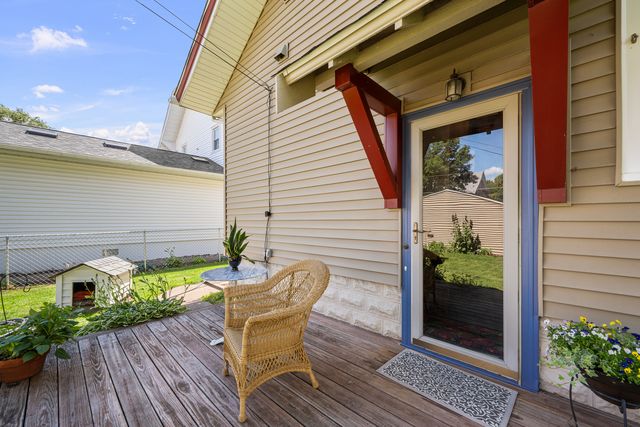2221 RIPLEY Street, Davenport, IA 52803