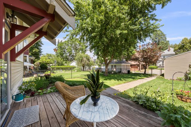 2221 RIPLEY Street, Davenport, IA 52803