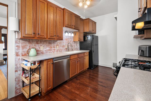 2221 RIPLEY Street, Davenport, IA 52803