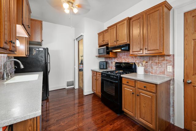 2221 RIPLEY Street, Davenport, IA 52803