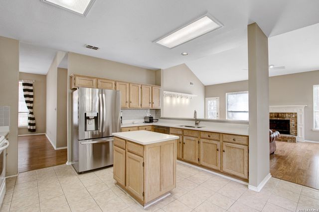 6438 Lost Holly, San Antonio, TX 78240