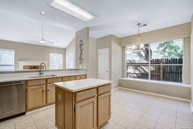 6438 Lost Holly, San Antonio, TX 78240