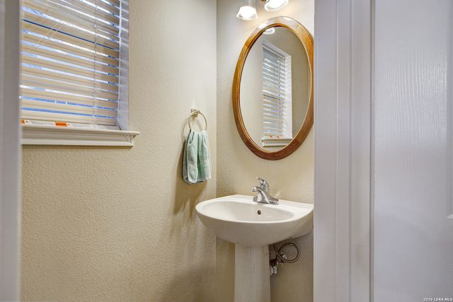 6438 Lost Holly, San Antonio, TX 78240