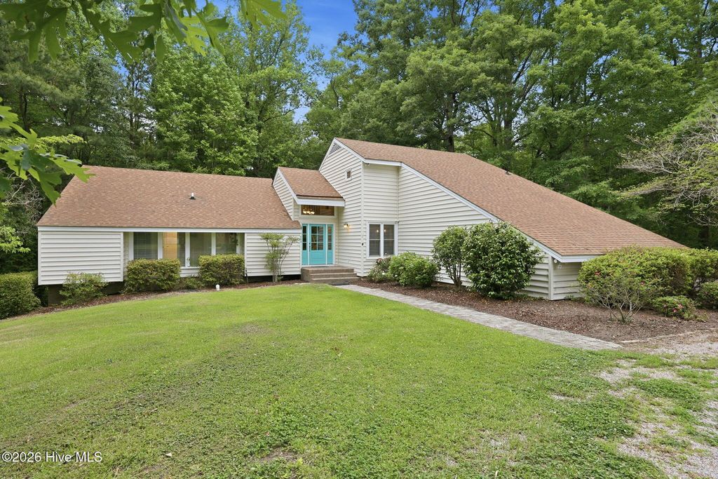 424 Camelia Drive, Washington, NC 27889