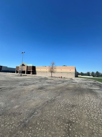 35630 Van Dyke Avenue, Sterling Heights, MI 48312