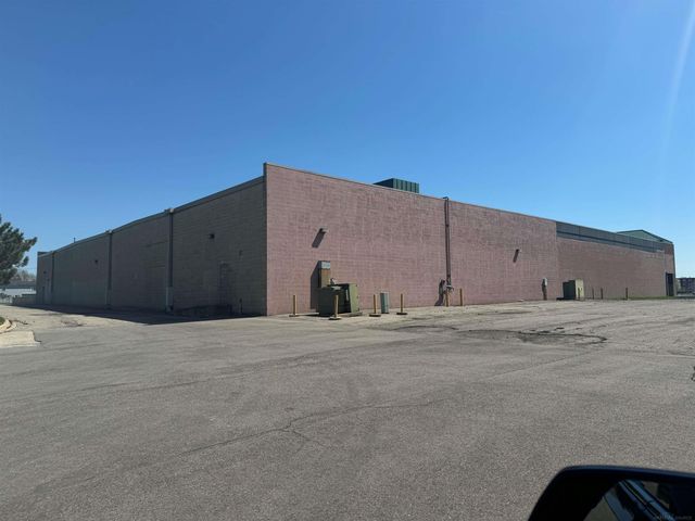 35630 Van Dyke Avenue, Sterling Heights, MI 48312