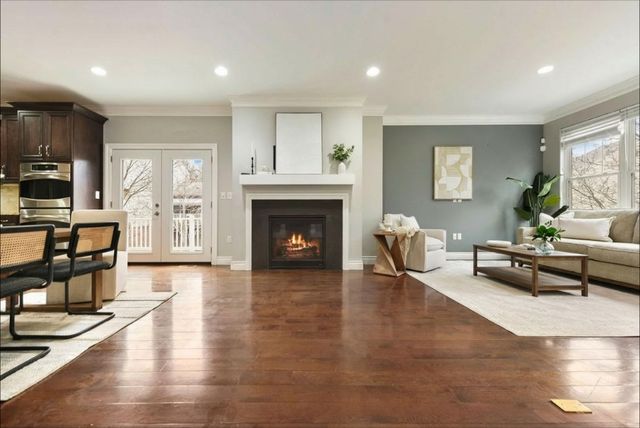 154 Sweetbriar Village Trl, Mt Washington, PA 15211