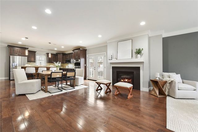 154 Sweetbriar Village Trl, Mt Washington, PA 15211