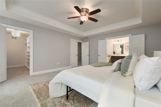 154 Sweetbriar Village Trl, Mt Washington, PA 15211