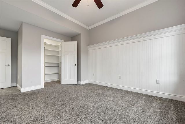 154 Sweetbriar Village Trl, Mt Washington, PA 15211