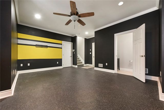 154 Sweetbriar Village Trl, Mt Washington, PA 15211