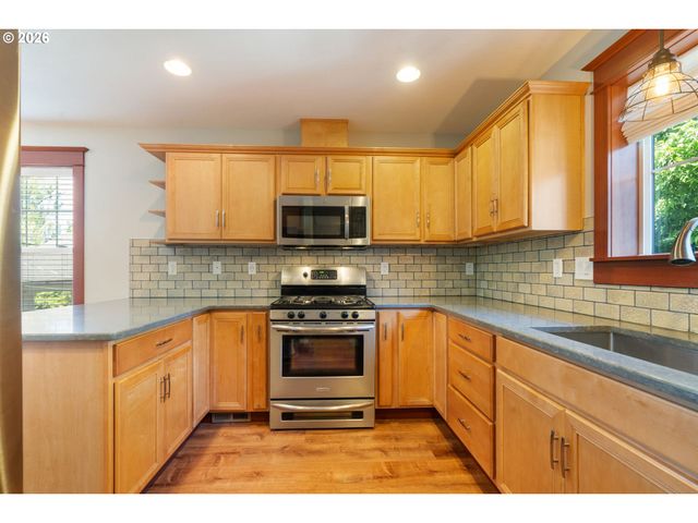 349 W MAIN St, Hillsboro, OR 97123