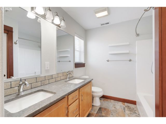 349 W MAIN St, Hillsboro, OR 97123