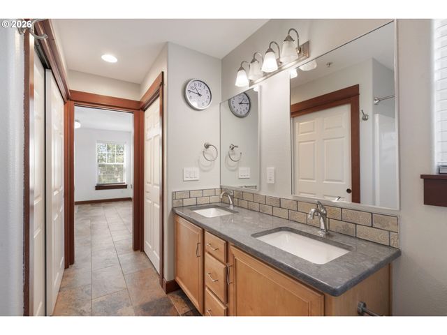 349 W MAIN St, Hillsboro, OR 97123