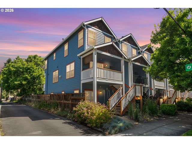 349 W MAIN St, Hillsboro, OR 97123