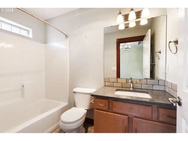 349 W MAIN St, Hillsboro, OR 97123