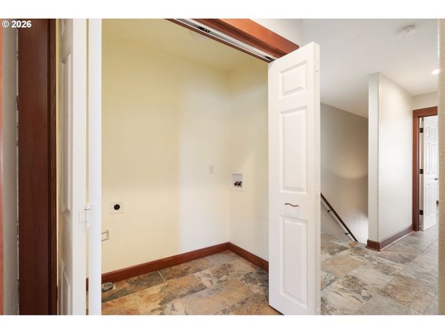 349 W MAIN St, Hillsboro, OR 97123