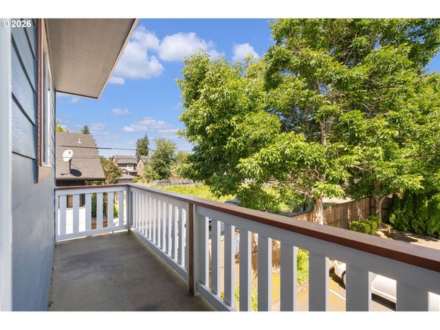 349 W MAIN St, Hillsboro, OR 97123
