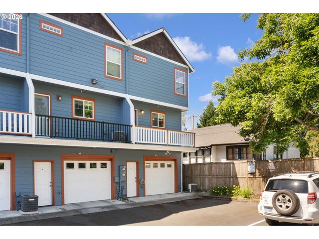 349 W MAIN St, Hillsboro, OR 97123