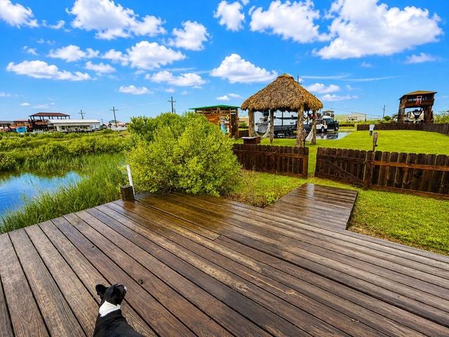 1123 Mabry, Gilchrist, TX 77617