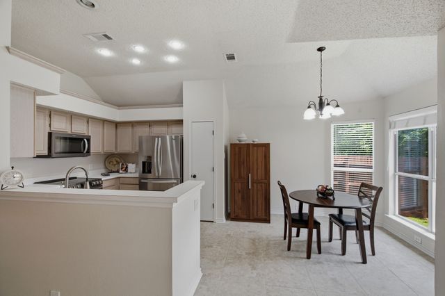 214 Branch Bend, Euless, TX 76039