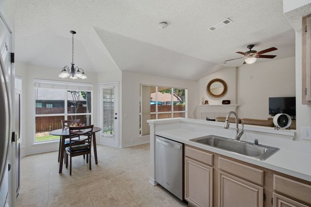 214 Branch Bend, Euless, TX 76039