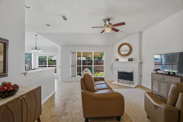 214 Branch Bend, Euless, TX 76039
