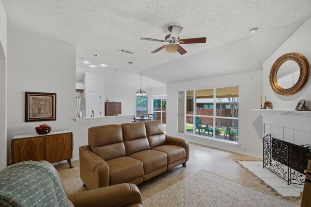 214 Branch Bend, Euless, TX 76039